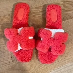 Hermes Oran Fuzzy Orange Woolskin Sandals NIB